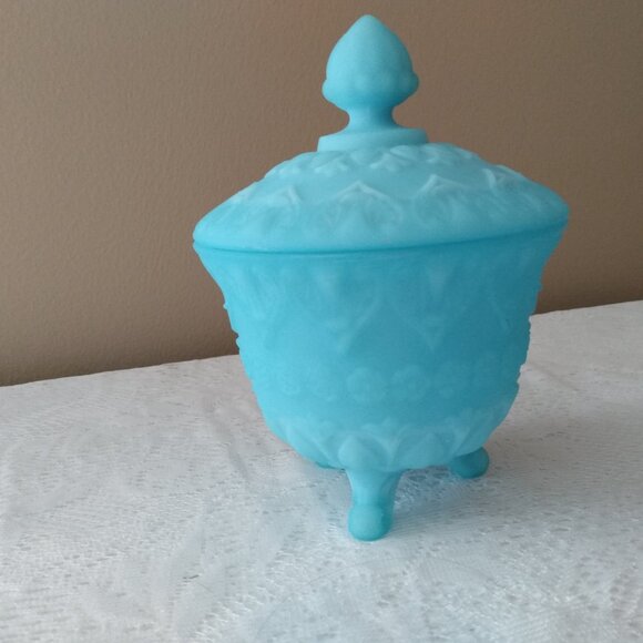 Vintage blue fenton covered dish - Picture 4 of 6